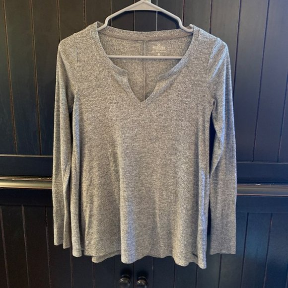 Hollister notch-front ribbed long sleeve top - Picture 3 of 6